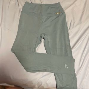 Whitney Simmons x Gymshark - Deep Sage Green